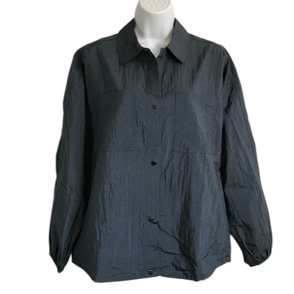 ATHLETA Women's XS Dark Rinse Lunar Sheen Blue Grey Nylon Snap Button Shirt NWOT - Picture 2 of 16